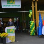 Slovesni nagovor ob zastavah pred vhodom — 9. 10. 2026